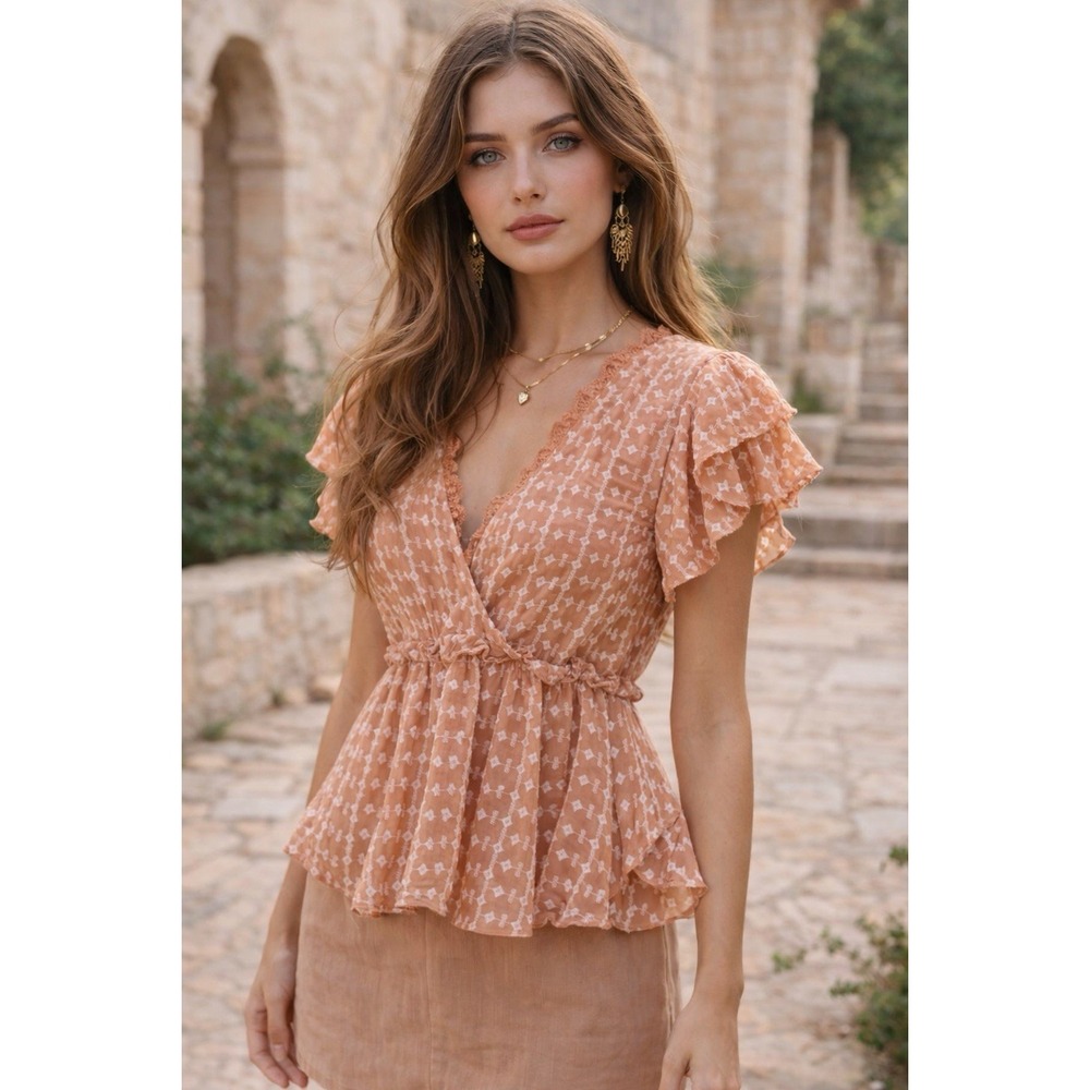 Walter‎ Baker Carole Top NWT Peach Burnout Ruffle Flutter Sleeve Peplum Blouse M